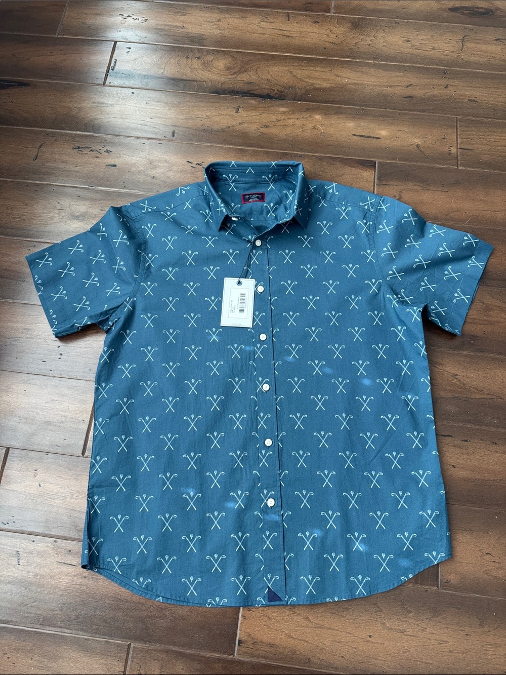 UNTUCKit Men’s Short-Sleeve Button-Down Shirt in Navy with Light Pattern